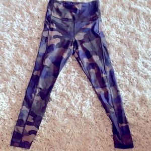 Athleta Ultimate Stash Printed